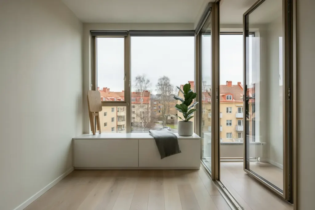 balkonginglasning i bostadsr ttsf rening i sundbyberg stockholm
